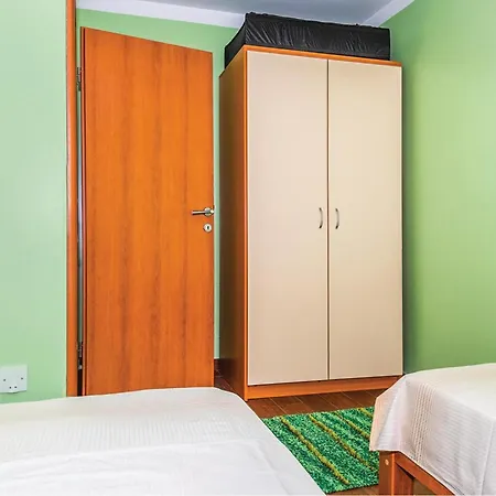 Apartamento 2 Bedroom Nice In *