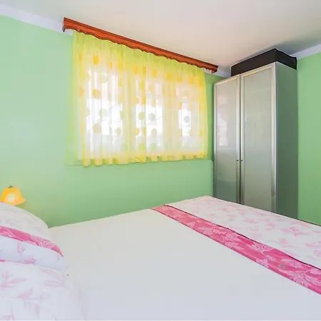 Apartamento 2 Bedroom Nice In Tisno