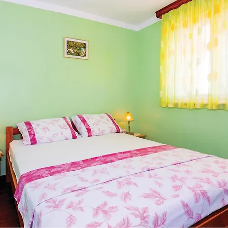 2 Bedroom Nice In Tisno